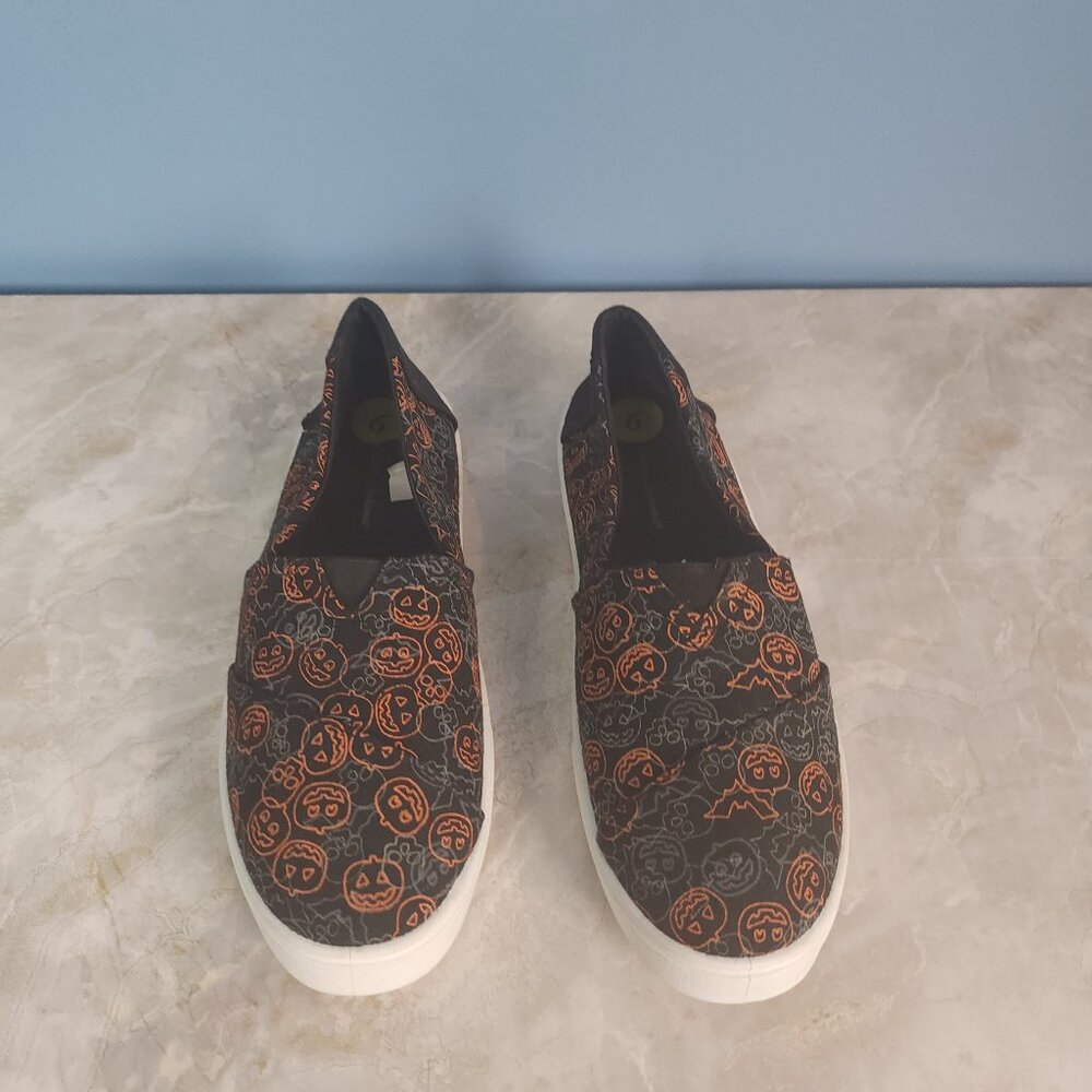 Tommy Bahama Halloween Womens Slip On Casual Shoes Glow in the Dark Sz 9 - Picture 3 of 8